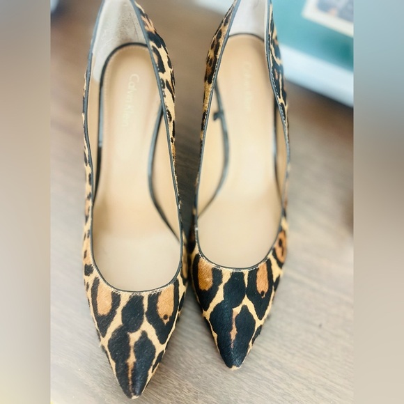 Calvin Klein Gayle Calf Hair Leopard Print Pointed Toe Heel size 8 - Picture 3 of 9